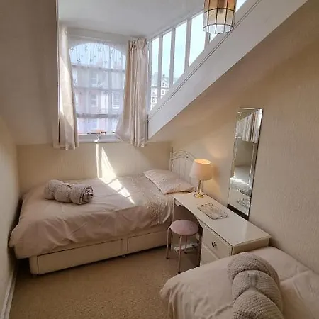 Cruden - Second Floor *