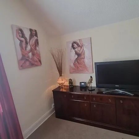 Cruden - Second Floor