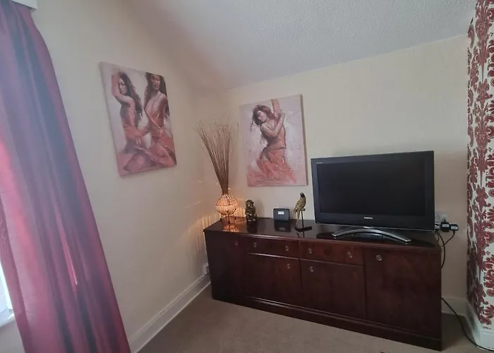 Cruden - Second Floor