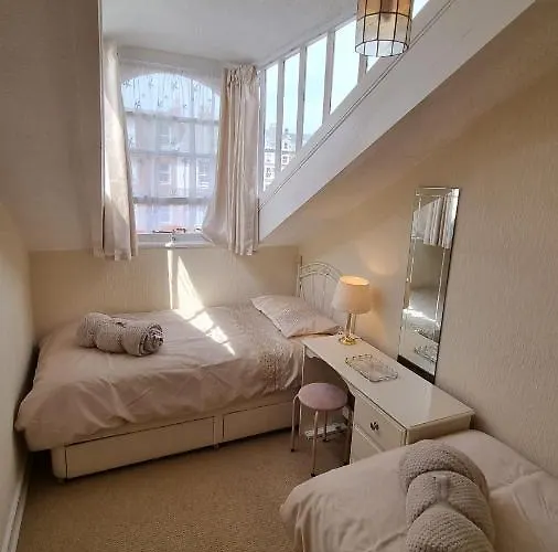 Cruden - Second Floor *